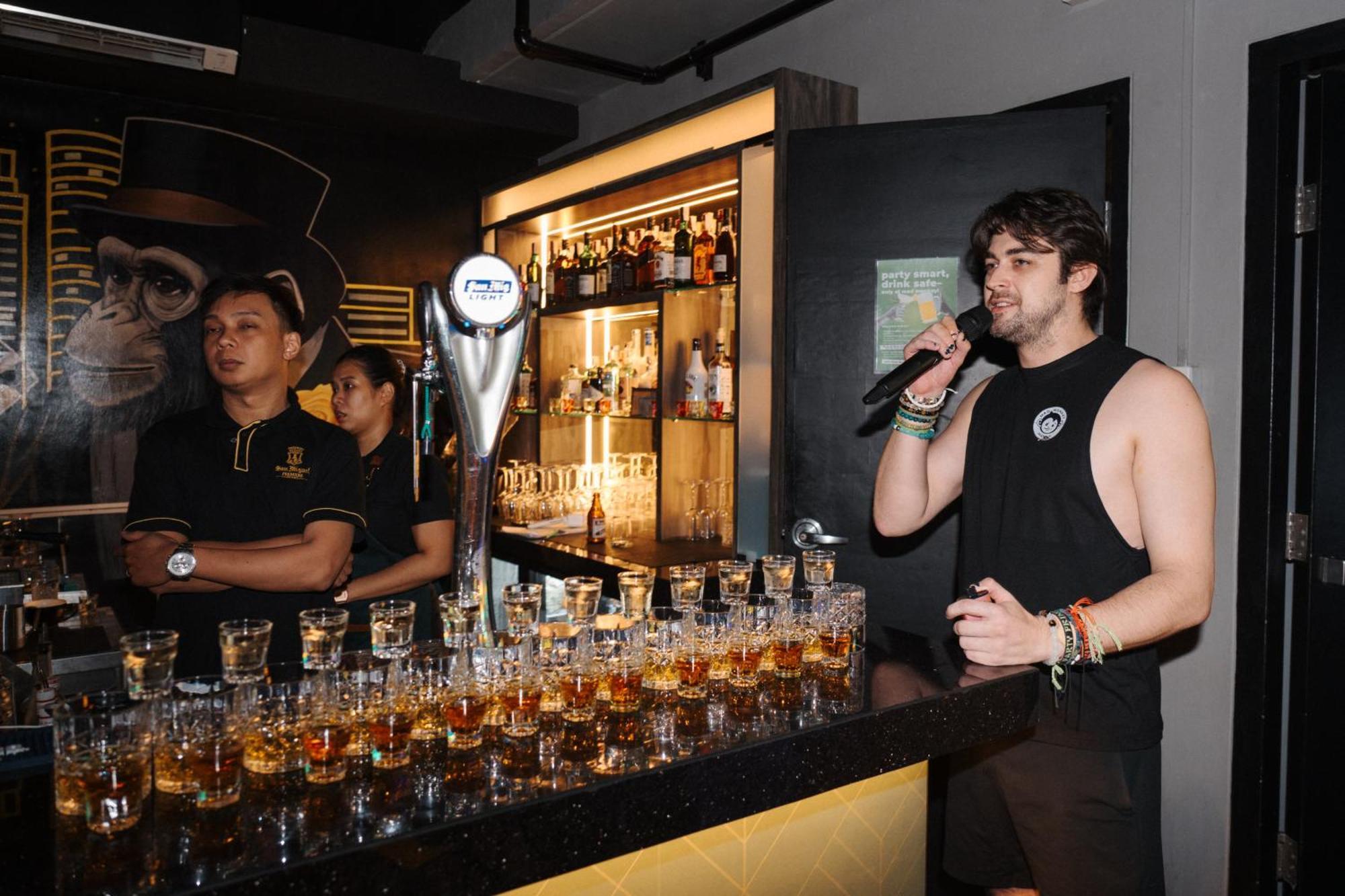马卡蒂 Mad Monkey Manila旅舍 外观 照片